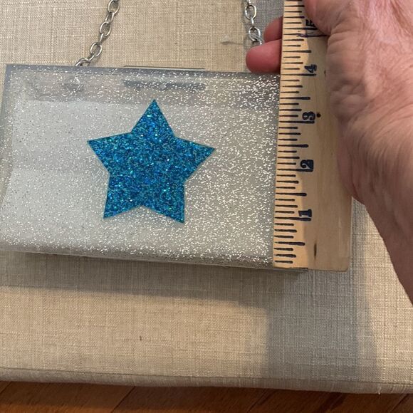 Small silver glitter clutch with silver chain - Picture 4 of 6